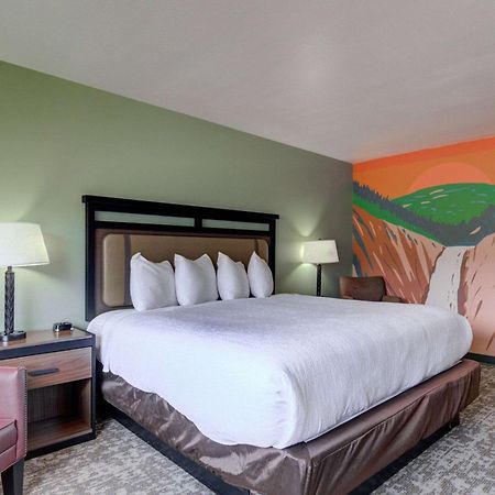 The Ridgeline Hotel At Yellowstone, Ascend Hotel Collection Gardiner Exteriér fotografie