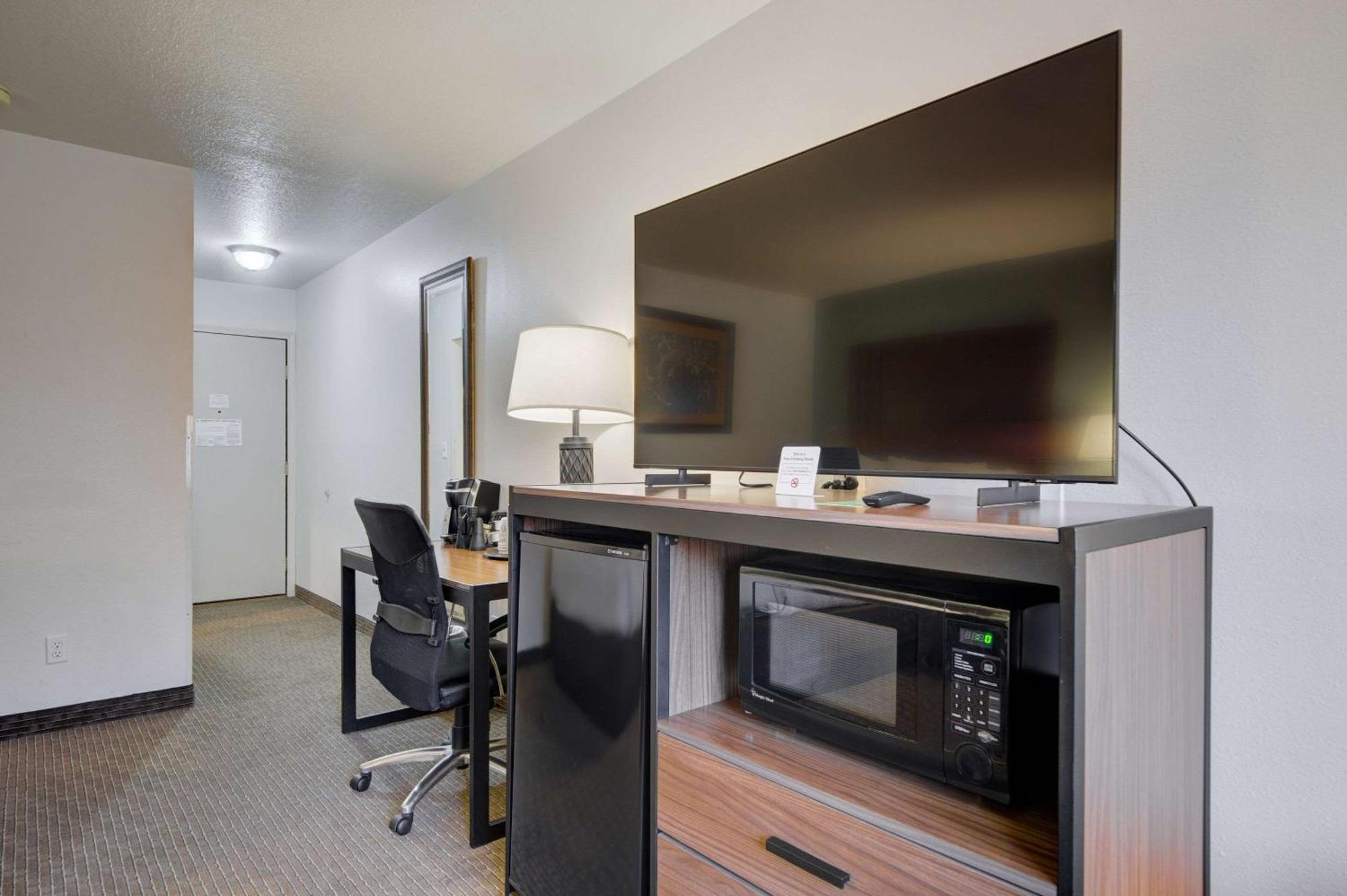 The Ridgeline Hotel At Yellowstone, Ascend Hotel Collection Gardiner Exteriér fotografie