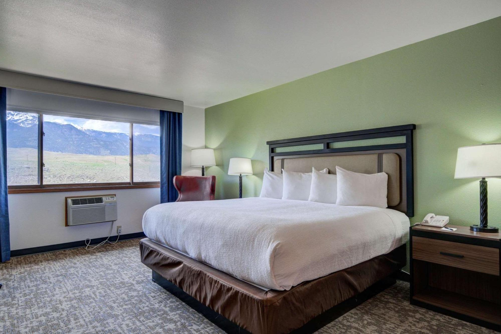 The Ridgeline Hotel At Yellowstone, Ascend Hotel Collection Gardiner Exteriér fotografie