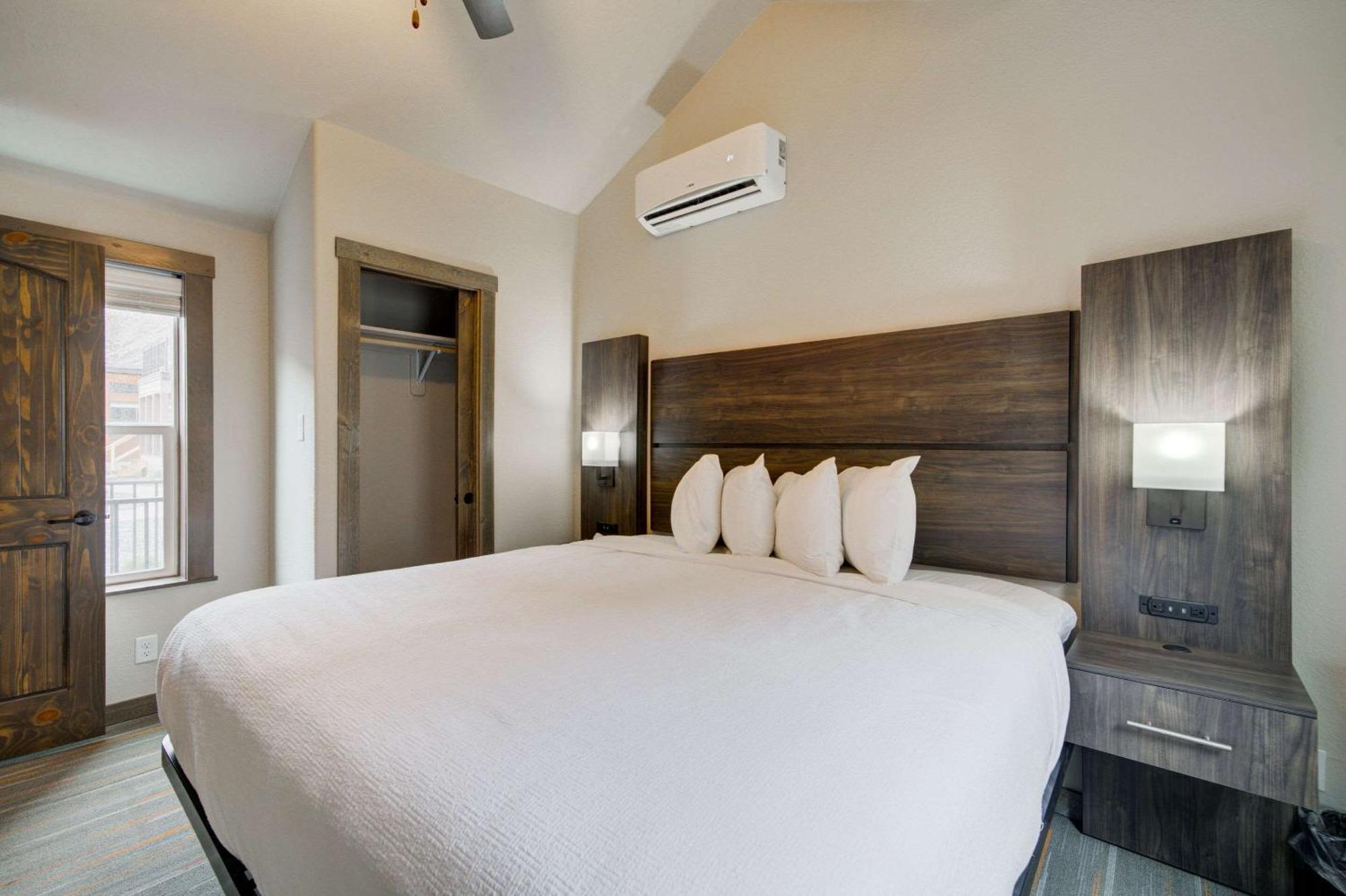 The Ridgeline Hotel At Yellowstone, Ascend Hotel Collection Gardiner Exteriér fotografie