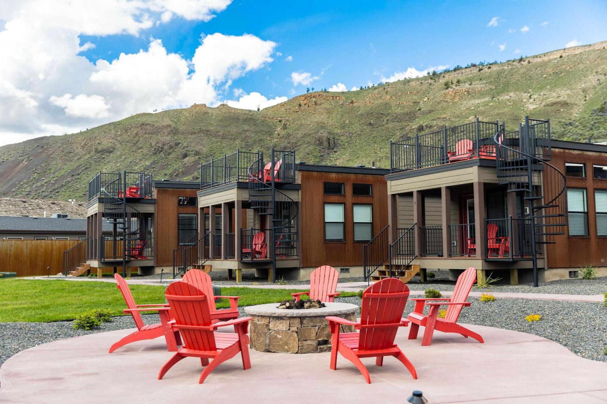 The Ridgeline Hotel At Yellowstone, Ascend Hotel Collection Gardiner Exteriér fotografie